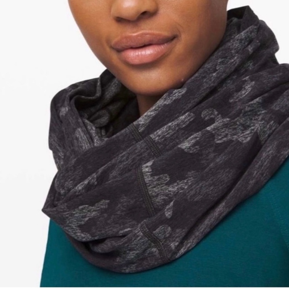 Lululemon🍋 Vinyasa Scarf Foulard Vinyasa Incognito Camo Multi Grey
